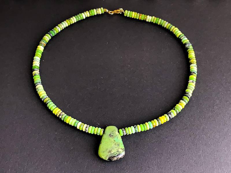 Serpentin-Jade Rondelle 6-6, 5x2-2, 5mm Mit Serpentin-Jade-Anhänger 30x22x6, 5mm Natürlich Ungefärbt von SchlesierDesigns