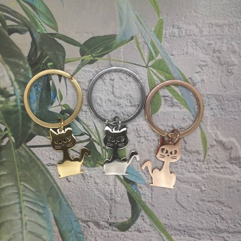 Niedlicher Katzen Schlüsselanhänger Aus Edelstahl in Den Farben Gold, Silber Und Rose'. Katze, Personalisiert Mit Namen Niedlicher Katzen Schlüsselanhänger Aus Edelstahl in Den Farben Gold, Silber Und Rose'. Katze, Personalisiert Mit Namen von Schluesselbude