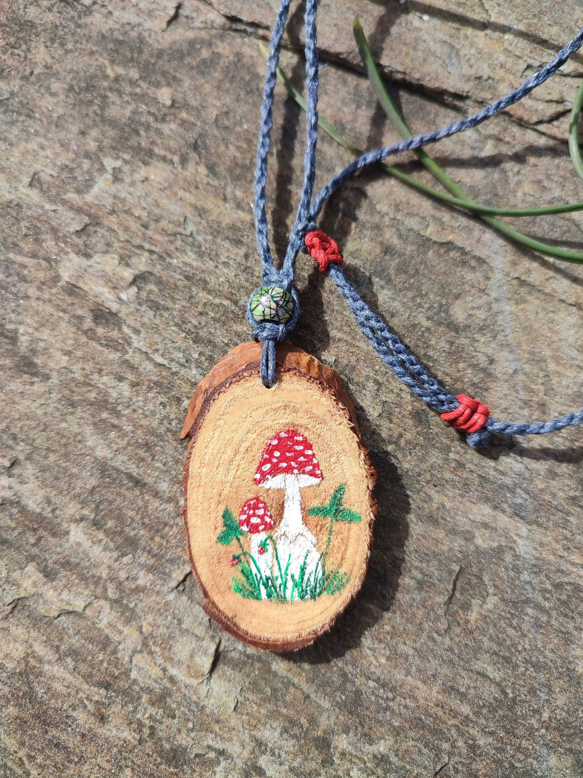 Holzkette | Hippiekette Elfenkette Fliegenpilz Kette von Schmetterlingbetupft