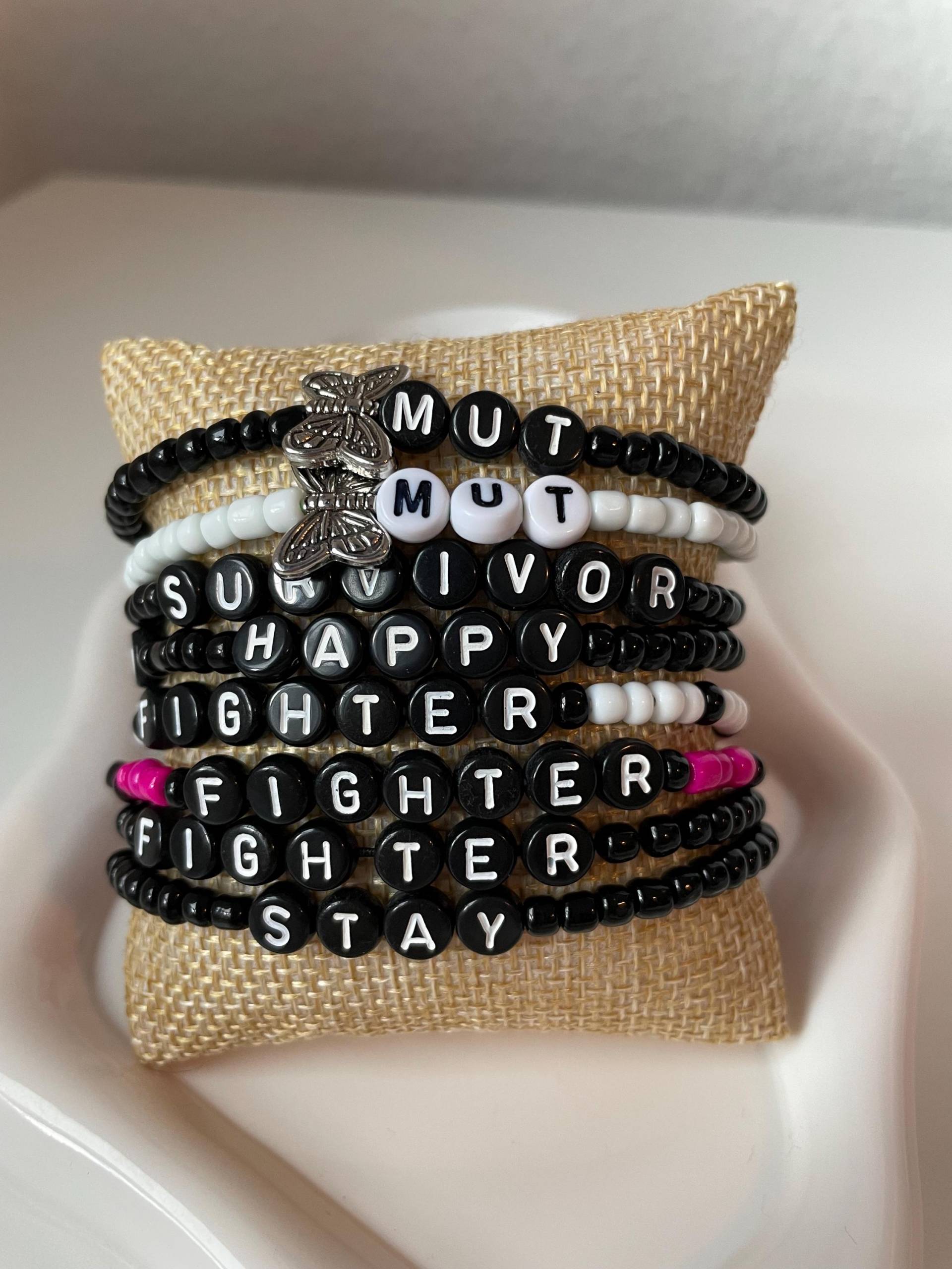 Armband Black N White Kollektion Mut Mutmacher Für Alle Kämpfer Fighter Happy Schmetterling Survivor Herz Stay Armband Black N White Kollektion Mut Mutmacher Für Alle Kämpfer Fighter Happy Schmetterling Survivor Herz Stay von SchmetterlingsMUT