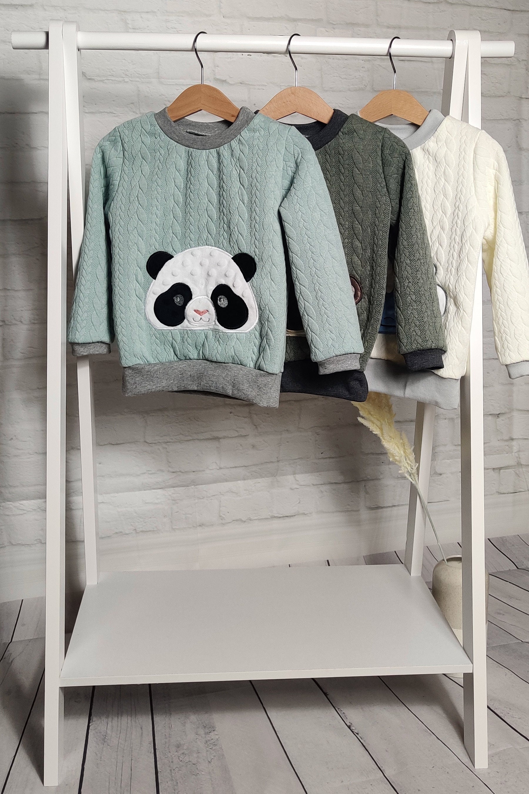 Pullover Geschenk Baby Junge Mädchen Personalisiert Warm Winter Herbst von SchmubiHandmade