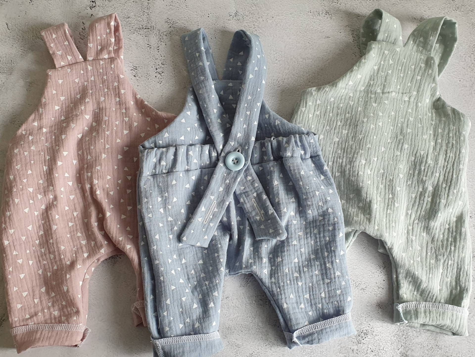 Salopette Musselin Latzhose Baby Junge Mädchen Frühling Sommer Baumwolle von SchmubiHandmade