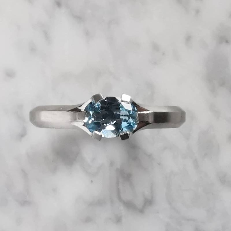 Ring Aquamarin 950 Platin Helles Blau Oval in 6Er Krappenfassung, Von Kord Johann Averdunk von SchmucKord