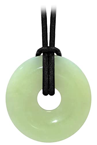 Kaltner Präsente Edelstein Halskette mit Anhänger/Jade Grün/Lederband mit Donut Anhänger/Hochwertiger Edelsteinanhänger mit Lederkette/Ø Edelsteindonut 30 mm von Kaltner Präsente