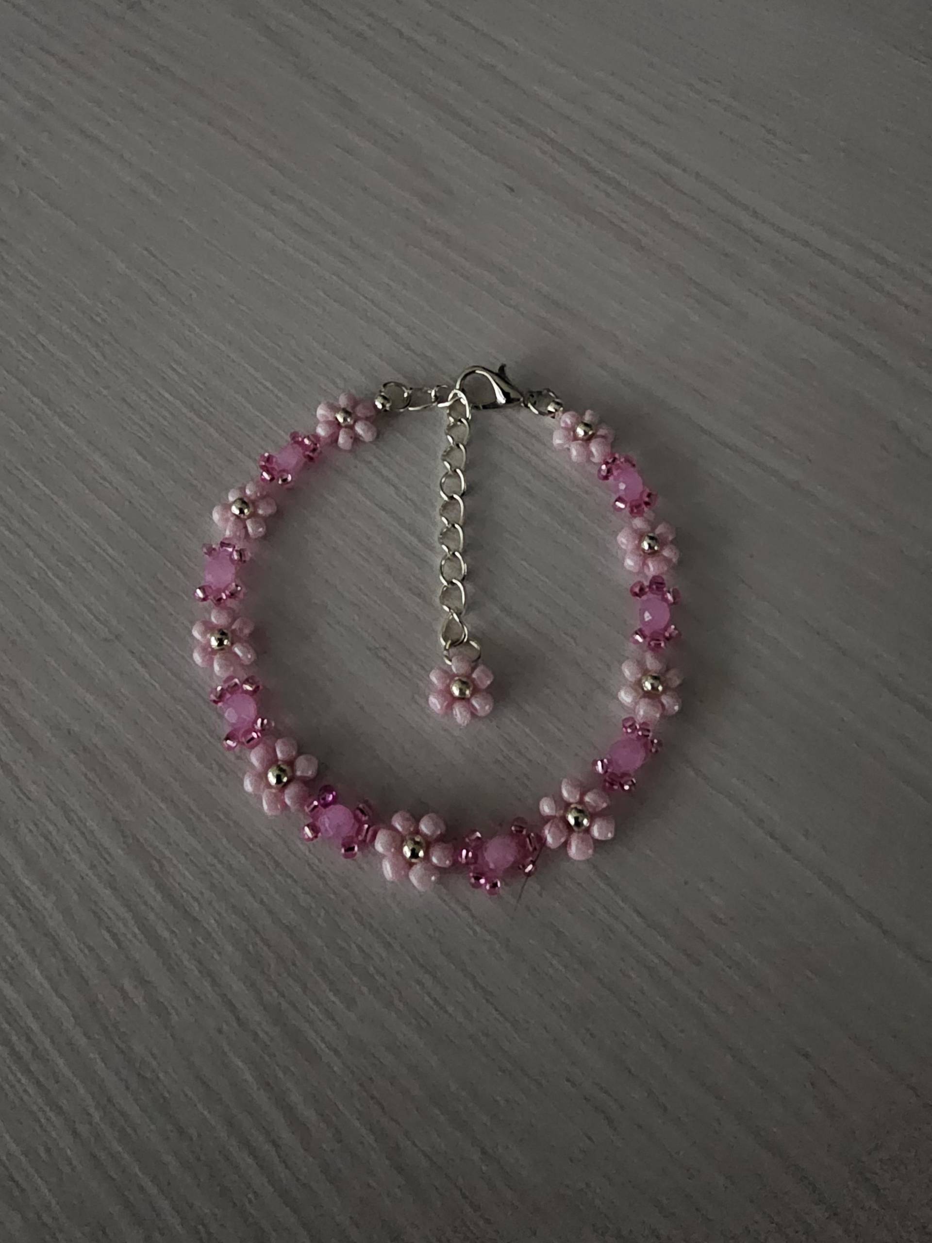 Wunderschönes Zierliches Blumen Armband Mit Gänseblümchen Blüten Wunderschönes Zierliches Blumen Armband Mit Gänseblümchen Blüten von SchmuckArt24