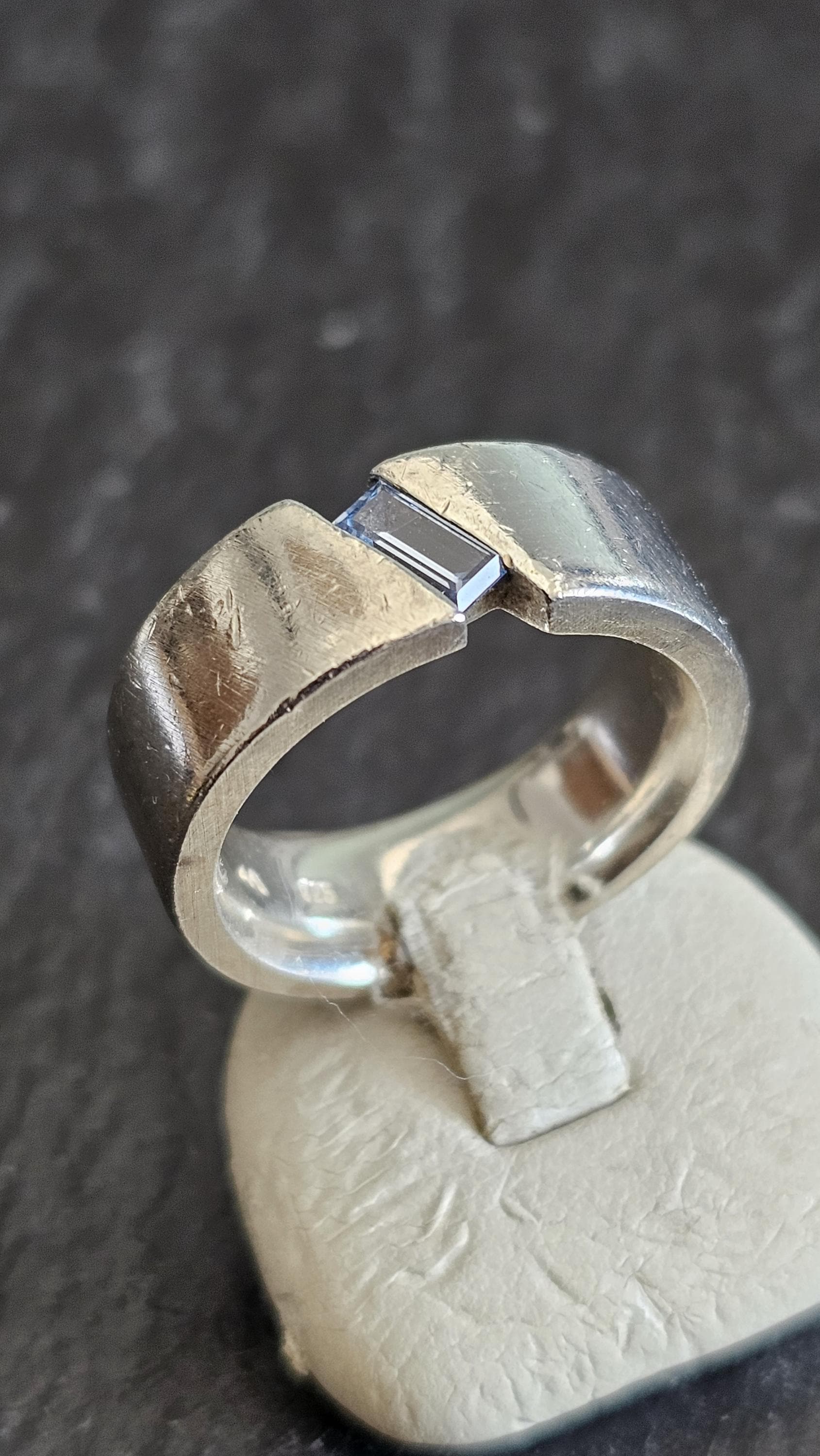 17, 7 Mm Silberring Ring Silber 925 Kristall Steinchen Blau Massive Verarbeitung Vintage Elegant Sr1098 17, 7 Mm Silberring Ring Silber 925 Kristall Steinchen Blau Massive Verarbeitung Vintage Elegant Sr1098 von SchmuckAtelierRegina