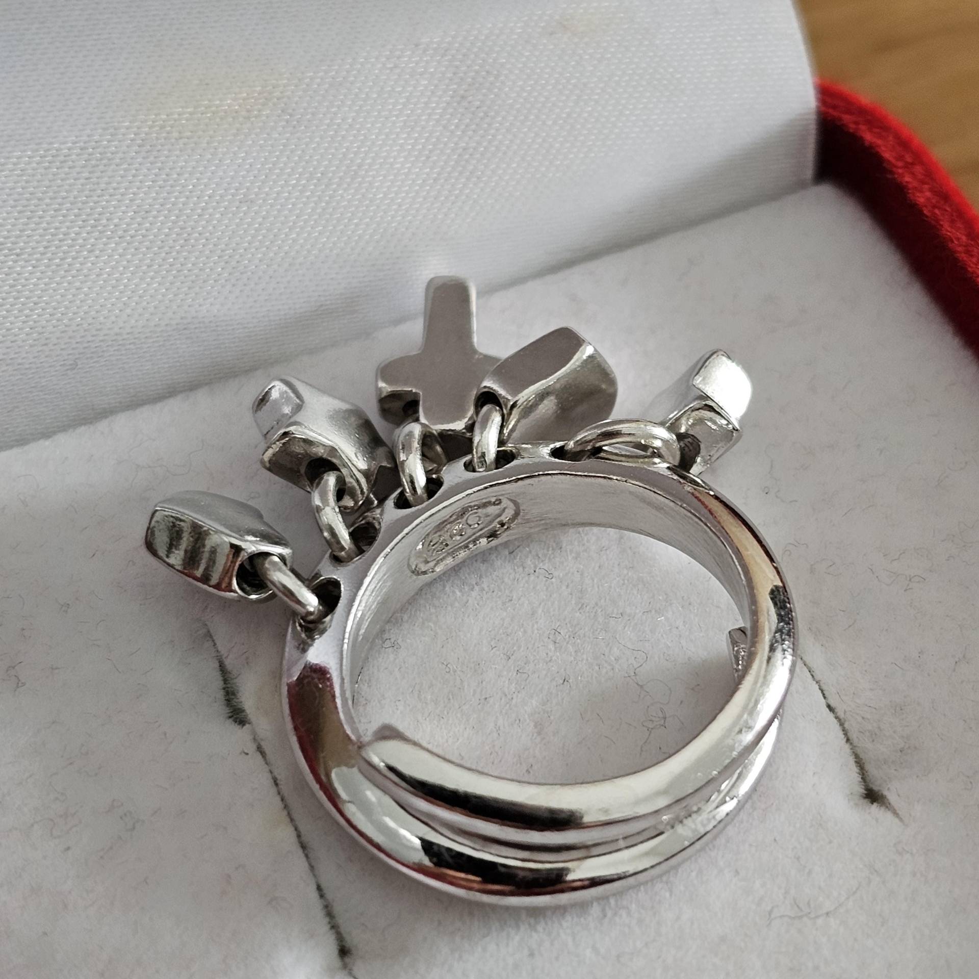 18 Mm Ring Silber 925 Charms Stern Herz & Kreuz Design Außergewöhnlich Elegant Sr1205 18 Mm Ring Silber 925 Charms Stern Herz & Kreuz Design Außergewöhnlich Elegant Sr1205 von SchmuckAtelierRegina