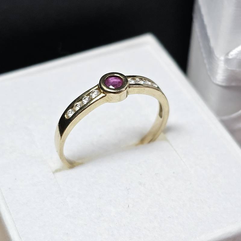 19, 7 Mm Ring Goldring Gold 333 Rubin & Kristalle Steinchen Klar Edel Vintage Gr347 von SchmuckAtelierRegina