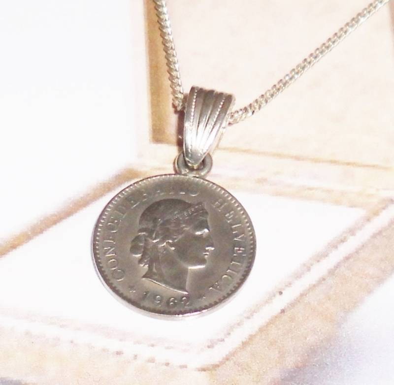 Anhänger Ohne Kette Münze 5 Rappen Schweiz Conföderatio Helvetica 1962 Nostalgisch Vinage Ska341 von SchmuckAtelierRegina