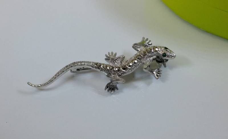 Art Deco Anstecknadel Brosche Silber 835 Kristalle Grün Eidechse Salamander Sb197 Art Deco Anstecknadel Brosche Silber 835 Kristalle Grün Eidechse Salamander Sb197 von SchmuckAtelierRegina
