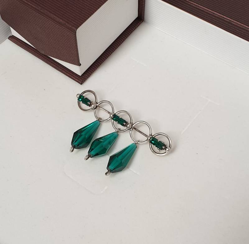 Extravagante Designer Vintage Brosche Anstecknadel Silber 835 Hängelemente Kristallsteine Grün Elegant Sb416 von SchmuckAtelierRegina