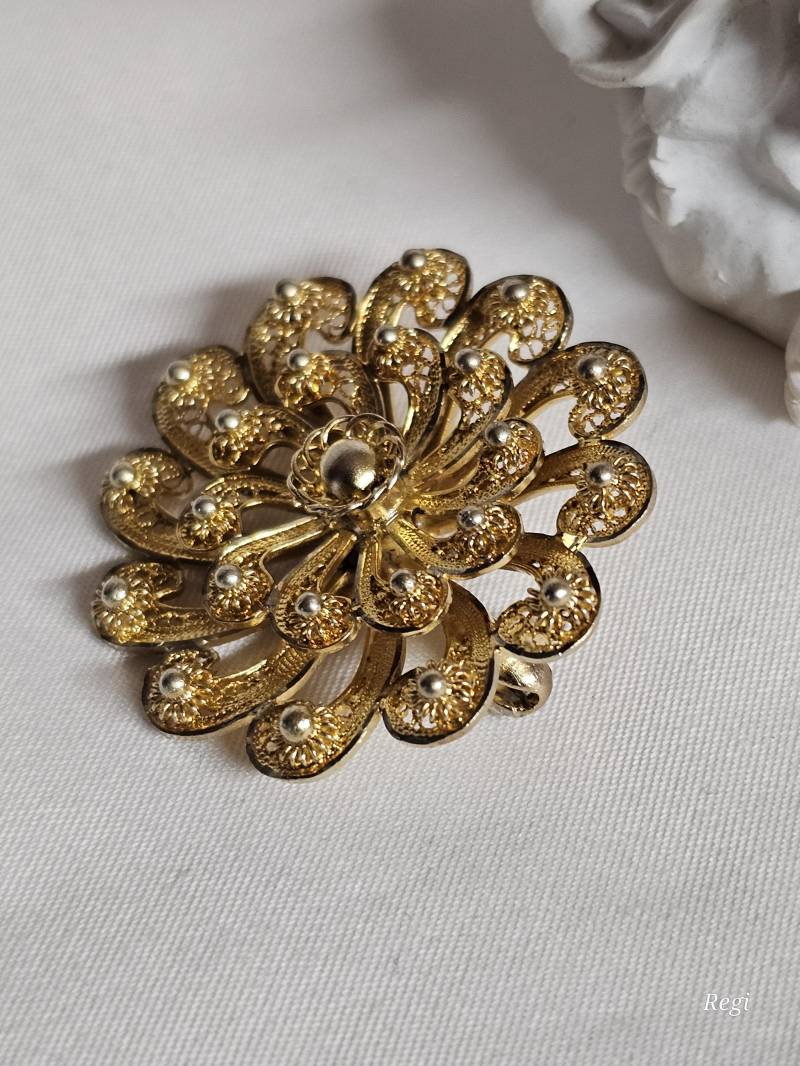 Filigran Gestaltete Brosche Anstecknadel Vergoldet Shabby Vintage Elegant Sb445 von SchmuckAtelierRegina