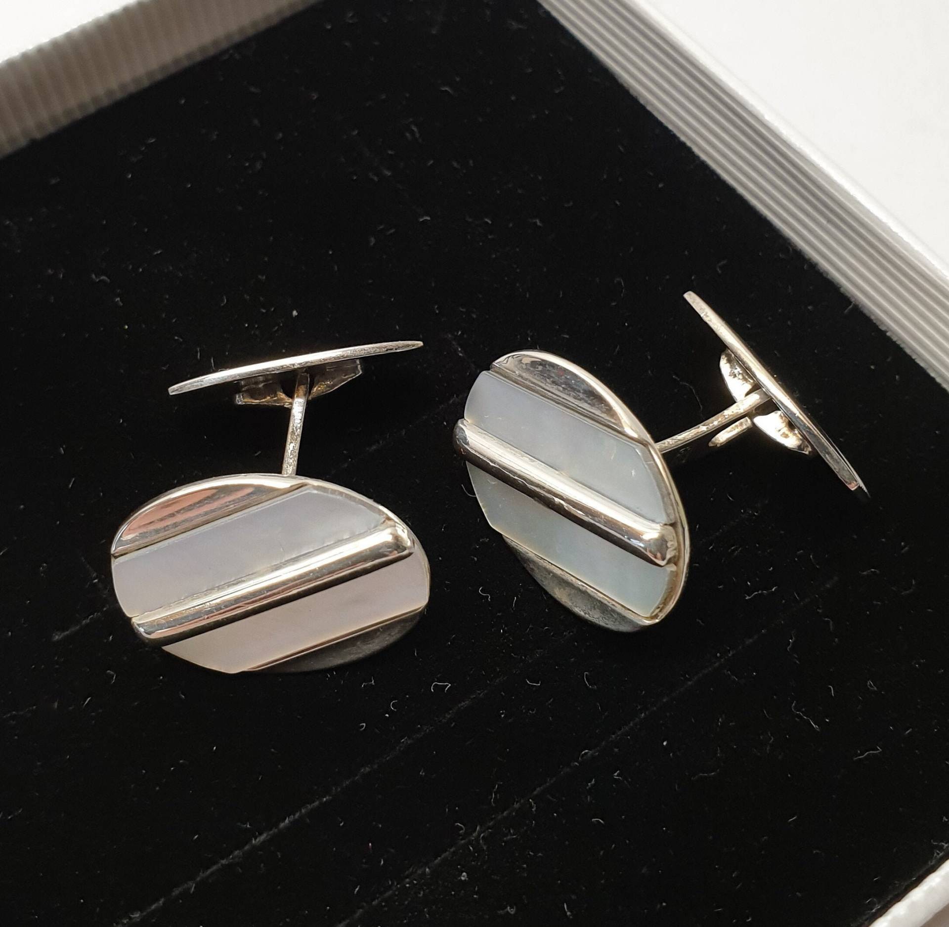 Manschettenknöpfe Cufflinks Silber 835 Perlmutt Einlage Edel Vintage Design Ms269 Manschettenknöpfe Cufflinks Silber 835 Perlmutt Einlage Edel Vintage Design Ms269 von SchmuckAtelierRegina