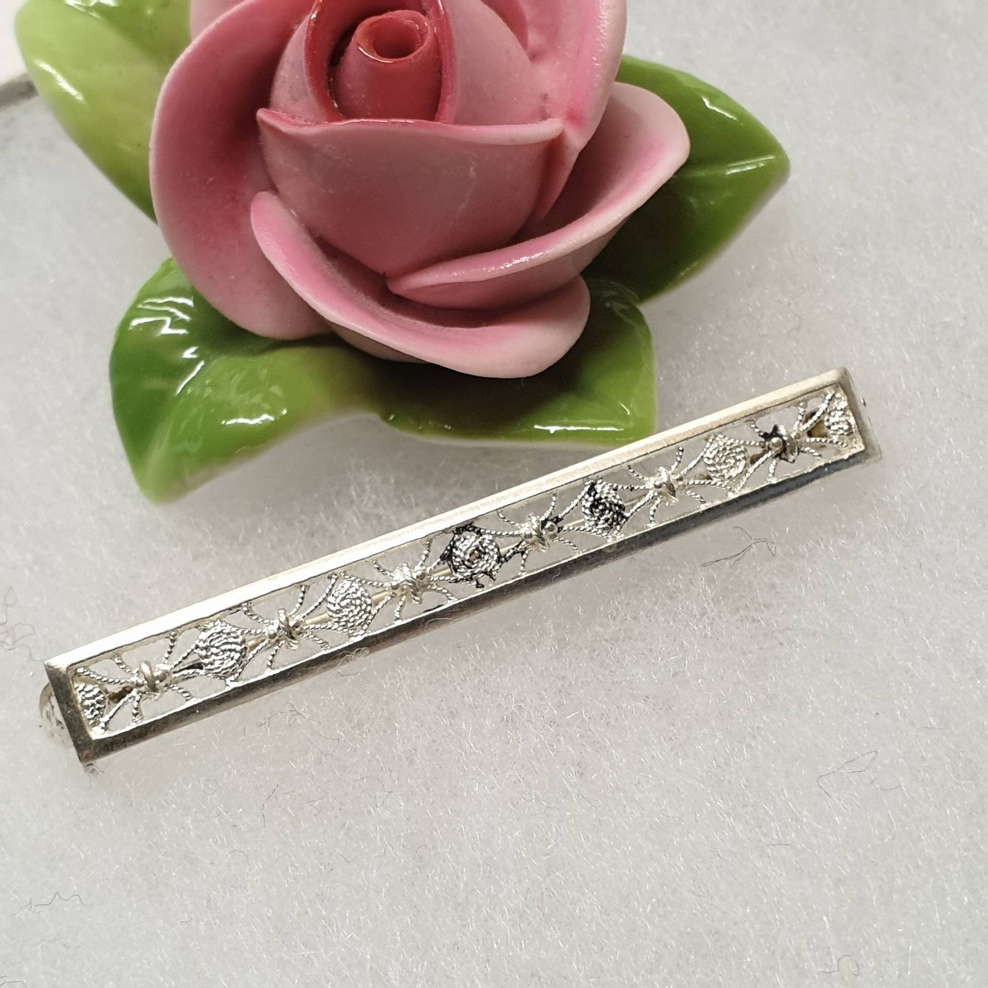 Shabby Vintage Brosche Anstecknadel Silber 835 Filigran Ornament Nostalgie Sb519 Shabby Vintage Brosche Anstecknadel Silber 835 Filigran Ornament Nostalgie Sb519 von SchmuckAtelierRegina