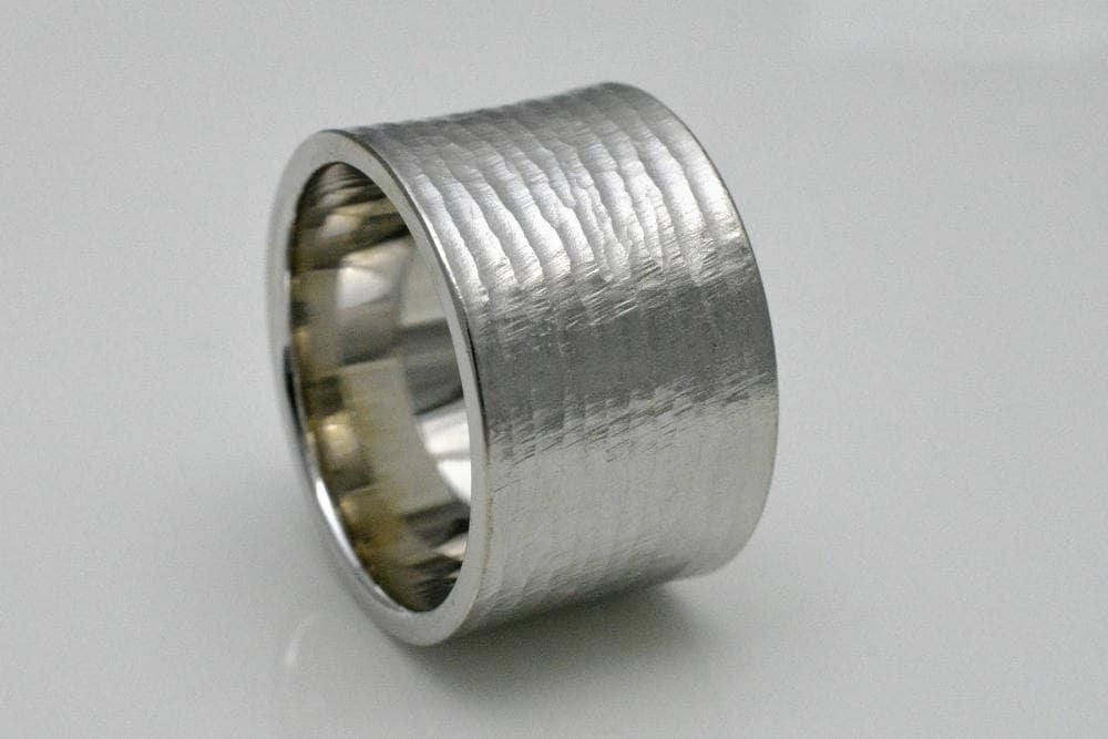 Bandring Aus 925 Silber | 14 Mm Breit Mit Besonderer Struktur Mit Gravur Personalisiert Bandring Aus 925 Silber | 14 Mm Breit Mit Besonderer Struktur Mit Gravur Personalisiert von SchmuckBatih