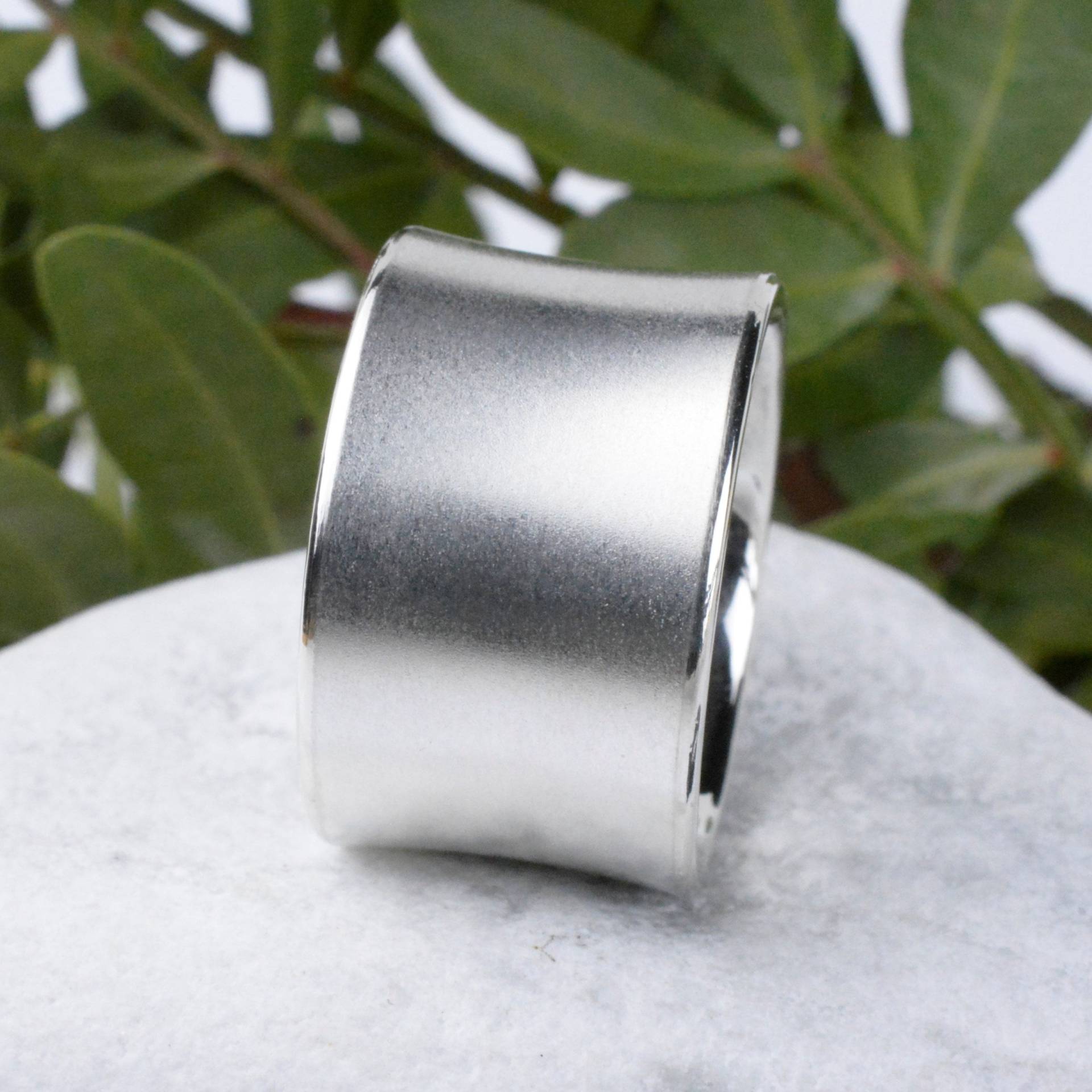 Breiter Silberring 14 Mm Sandmatt Bandring Aus Silber Konkav Breiter Silberring 14 Mm Sandmatt Bandring Aus Silber Konkav von SchmuckBatih