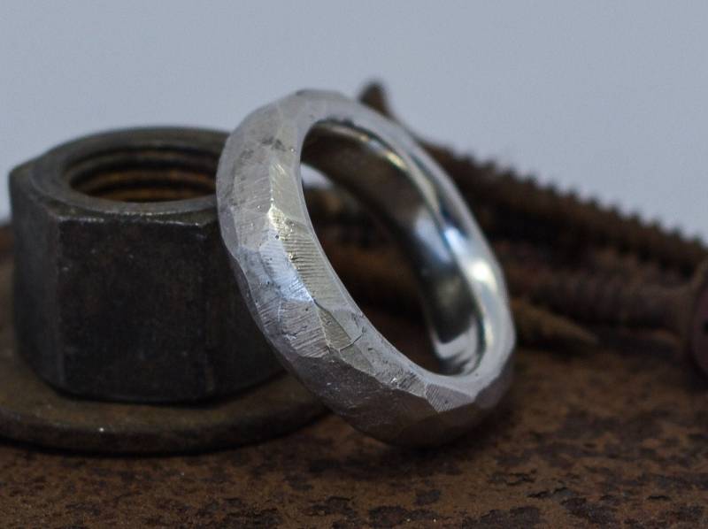 Massiver Bandring Aus Silber | 6 Mm Breit Silberring Mit Struktur Mit Gravur Personalisierbar Personalisiert von SchmuckBatih