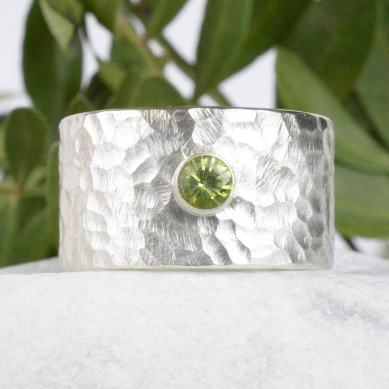 Silberring Mit Peridot | Bandring 12 Mm Edelstein Ring Aus Silber Personalisiert von SchmuckBatih