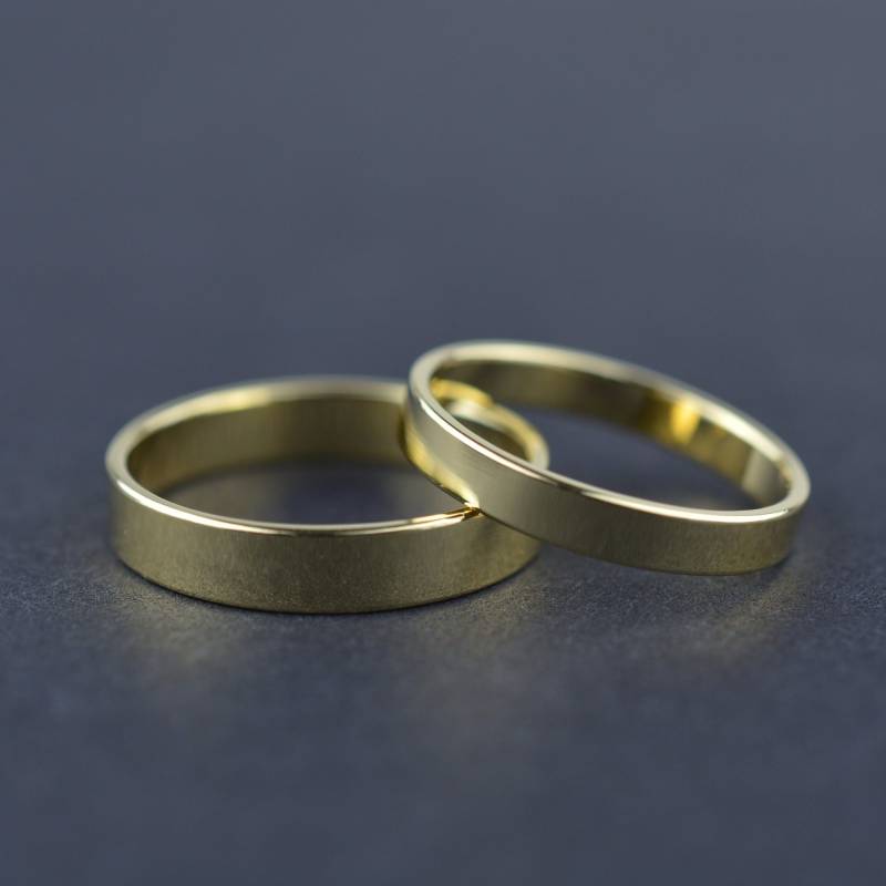 Trauringe/Eheringe Aus 14 Kt. Gelbgold | 4 Und 3 Mm Breite in Hochglanz von SchmuckBatih