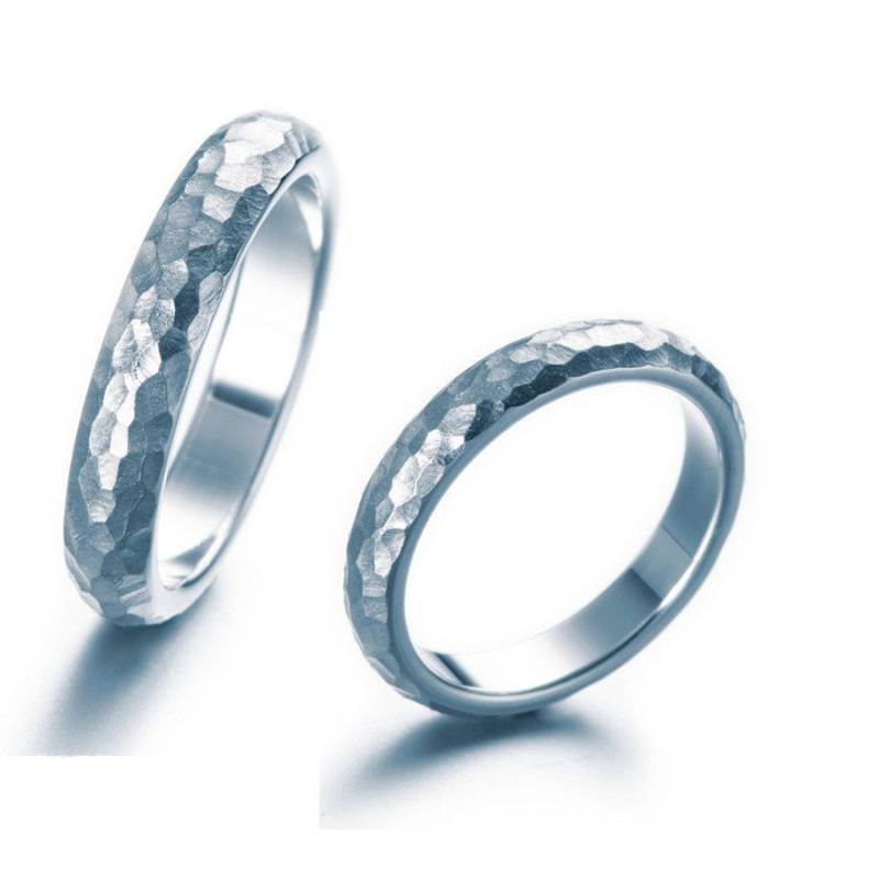 Trauringe/Eheringe Aus 8 Kt. Weißgold | 4 Mm Breit Goldringe Mit Struktur von SchmuckBatih