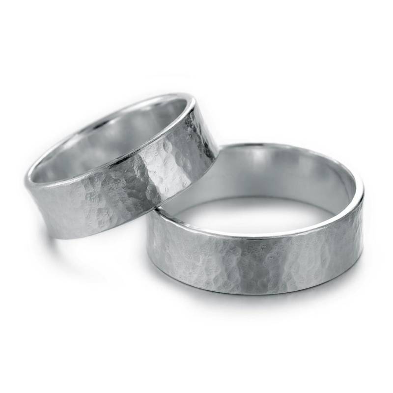 Trauringe/Eheringe Aus 8 Kt. Weißgold | 6 Mm Breit Gehämmert von SchmuckBatih