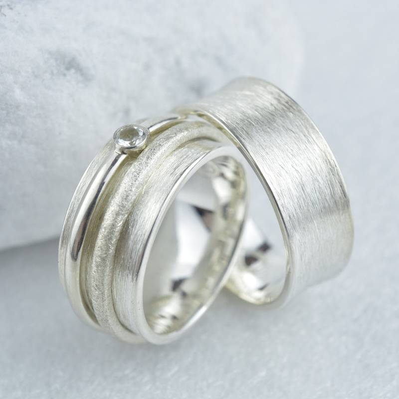 Trauringe/Eheringe Aus 925 Silber | Drehring 10 Mm Breit Mit 2 Drehringen Und Topas Weiß Bandring 8 Freundschaftsringe von SchmuckBatih