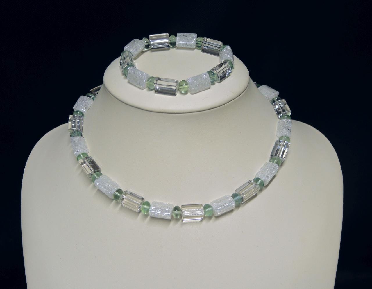 Collier Aus Kristall & Fluorit Mit Karabiner-Verschluss + Armband Collier Aus Kristall & Fluorit Mit Karabiner-Verschluss + Armband von SchmuckDesignRMF
