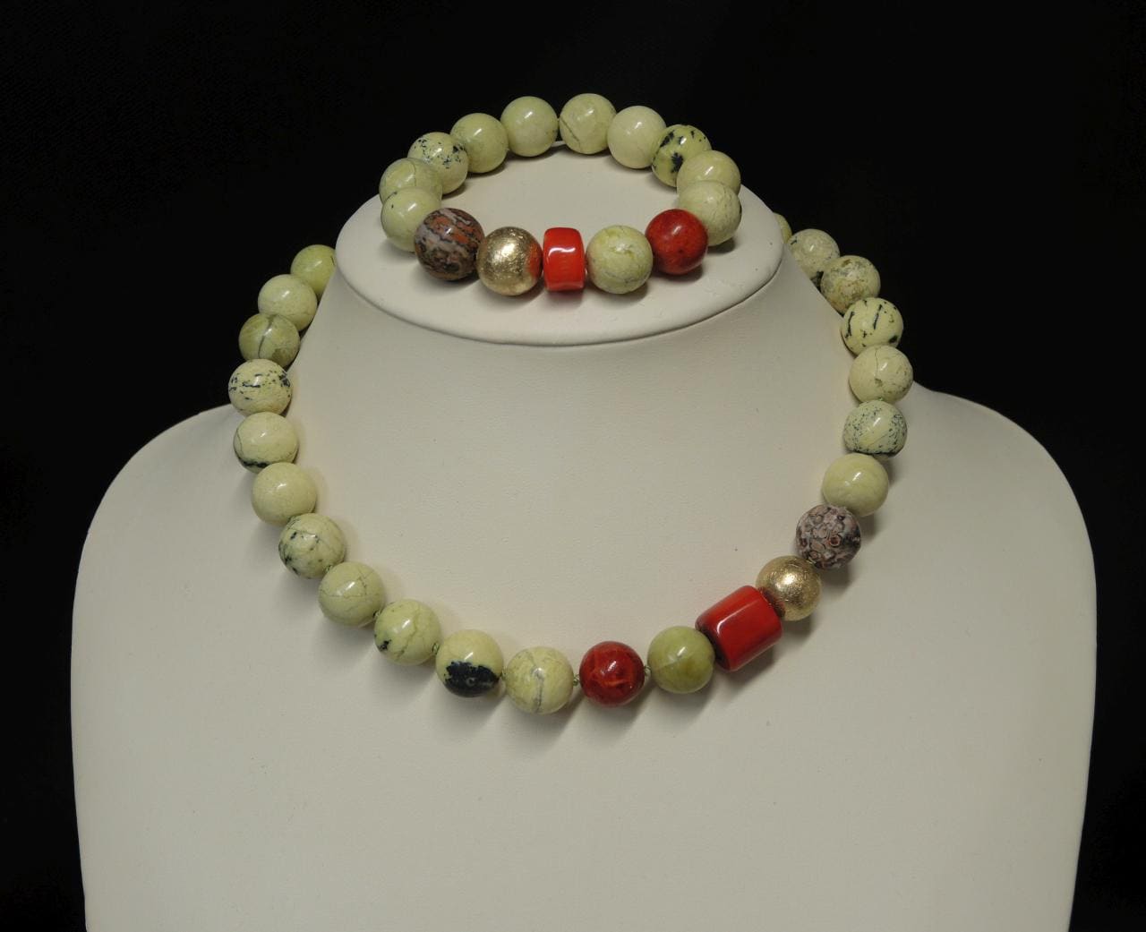 Collier Aus Serpentinit Mit Karabiner-Verschluss & Armband von SchmuckDesignRMF