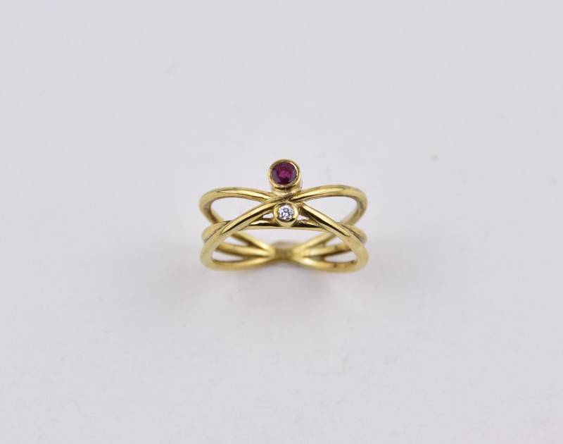 Gelbgoldring Brillant Und Rubin Gelbgoldring Brillant Und Rubin von SchmuckEitzenberger