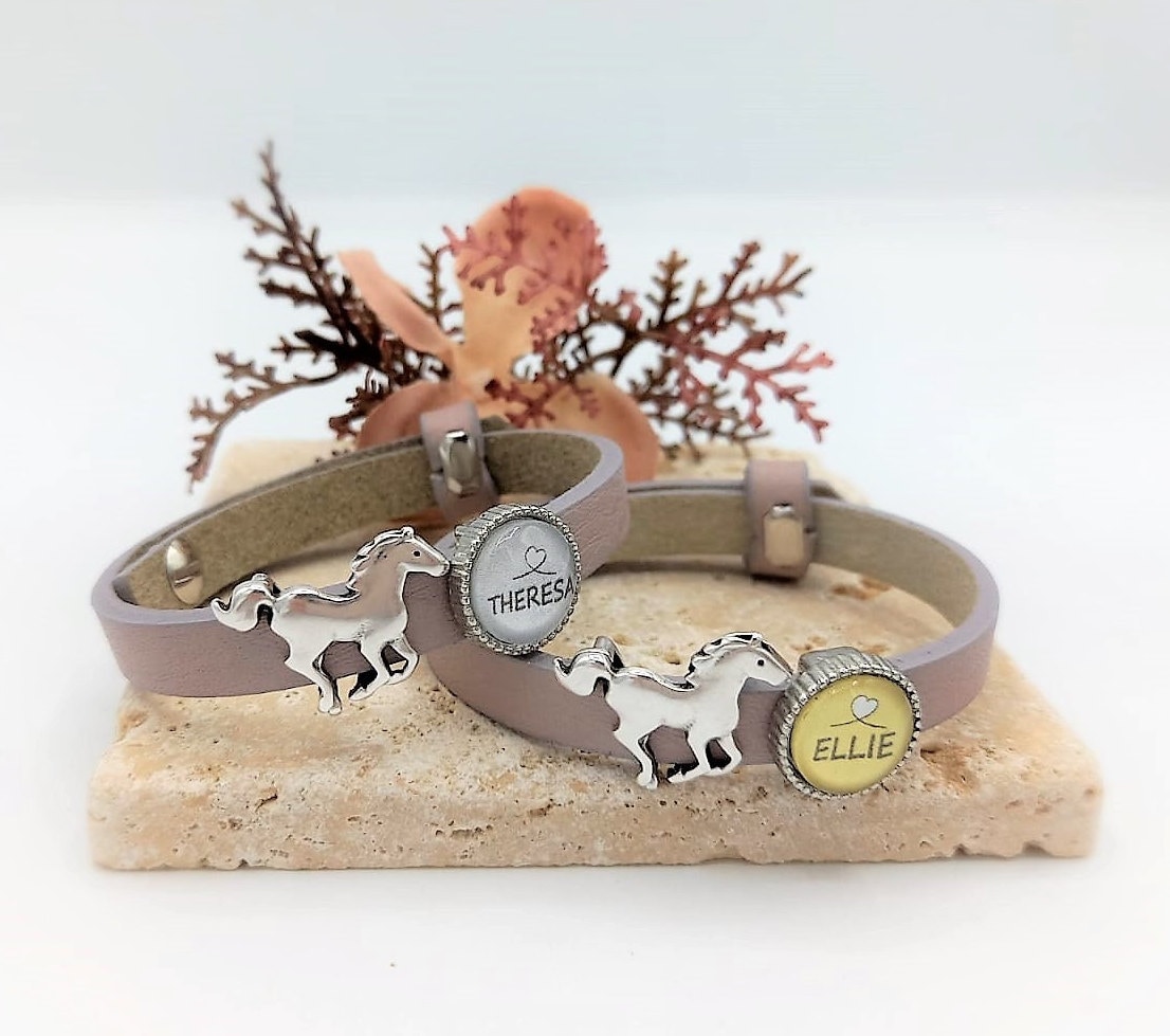 Personalisiertes Einschulungs Geschenk | Lederarmband Schulkind Pferd Namensarmband Namensgeschenk Schulanfang von SchmuckKitchen