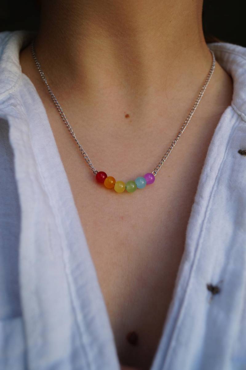 Pride Ketten Mit Bunten Perlen - Lgbtq+ Schmuck Regenbogen Halskette Handgemachter Bi, Trans, Queer, Pan Und Mehr Pride Ketten Mit Bunten Perlen - Lgbtq+ Schmuck Regenbogen Halskette Handgemachter Bi, Trans, Queer, Pan Und Mehr von SchmuckMalVorbei