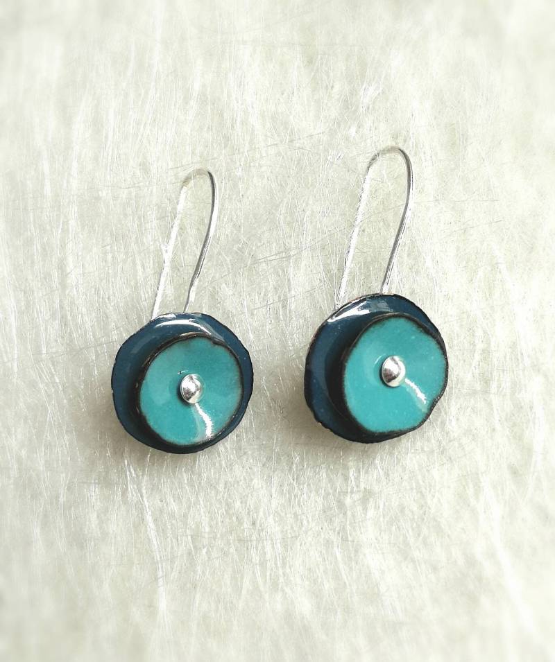 Emaillierte Zweifarbige Ohrringe von SchmuckManoamano