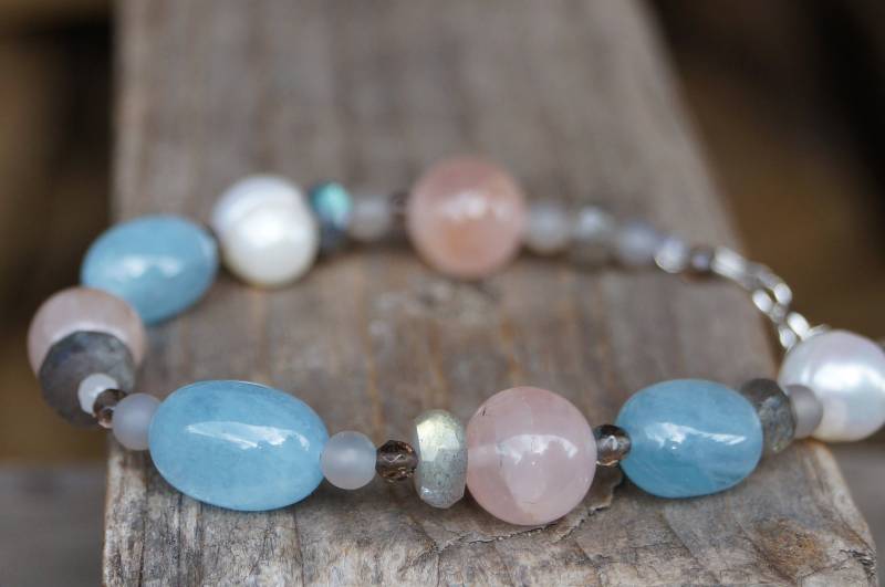 Edelsteinarmband Mit Süßwasserperlen Aquamarin Naturachat Bergkristall Rauchquarz Rosenquarz Labradorit Silberkarabiner Länge 19cm von SchmuckManufakturDE