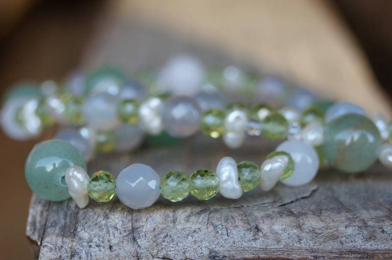 Einzelstück Kette Kugel Aventurin, Naturachat, Perlen, Rosenquarz, Bergkristall, Peridot Einzelstück Kette Kugel Aventurin, Naturachat, Perlen, Rosenquarz, Bergkristall, Peridot von SchmuckManufakturDE