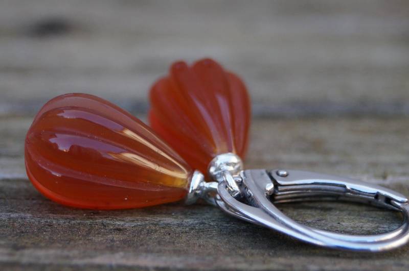 Etwas Besonderes Wunderschöne Ohrhänger Silber Carneol Gravierte Tropfen 15x10mm von SchmuckManufakturDE