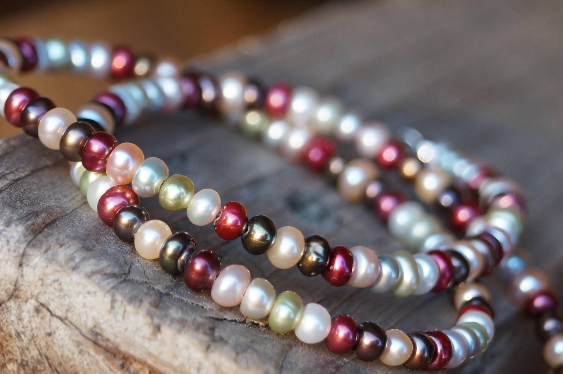 Kette Süßwasserperlen Multicolor Boutons Schöne Größe von SchmuckManufakturDE