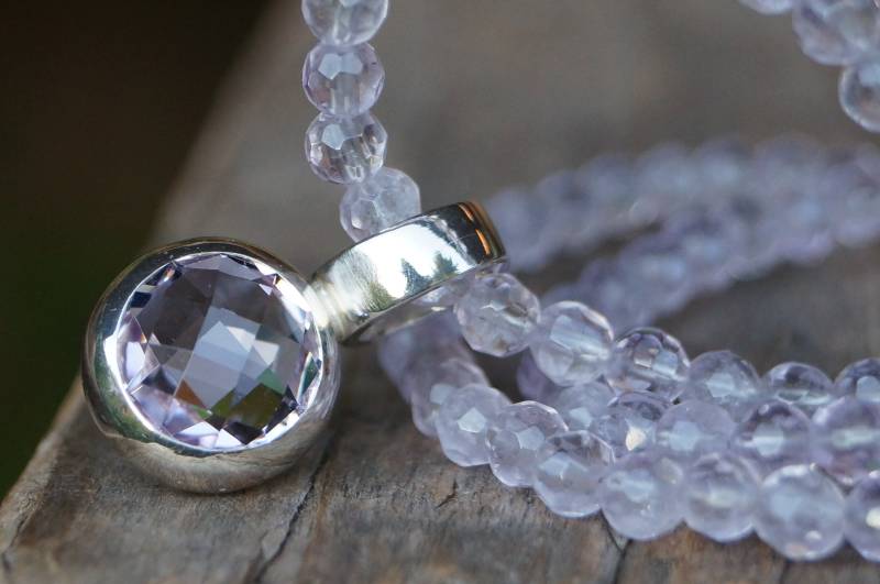 Traumhaft Schöne Amethyst-Kette Hell Fliederfarben Zarte Farbe Wunderschön Mit Anhänger Silber Amethyst von SchmuckManufakturDE