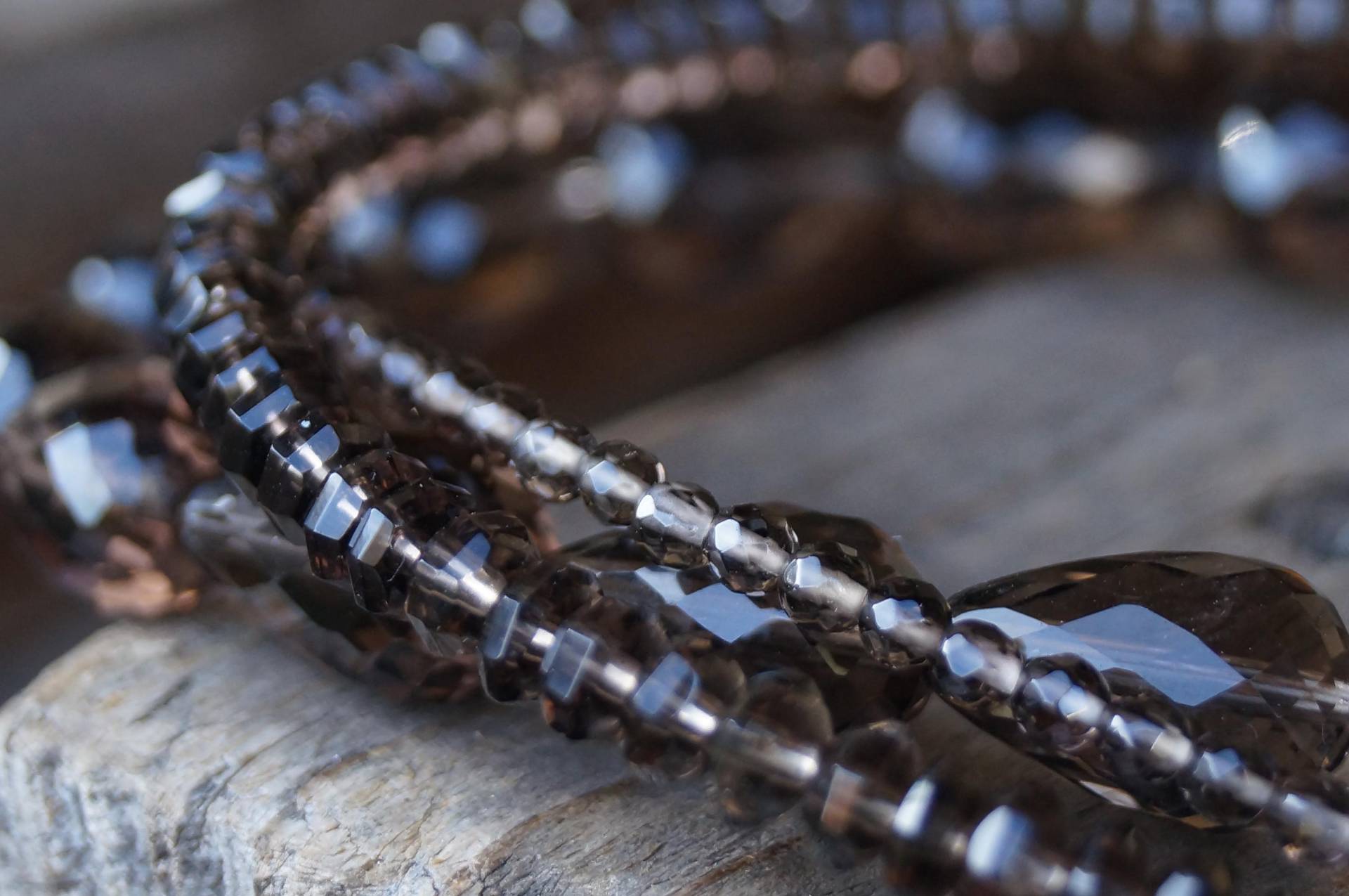 Wunderschöne Kette Rauchquarz Kugeln Facettiert Und Poliert 4-Reihig von SchmuckManufakturDE