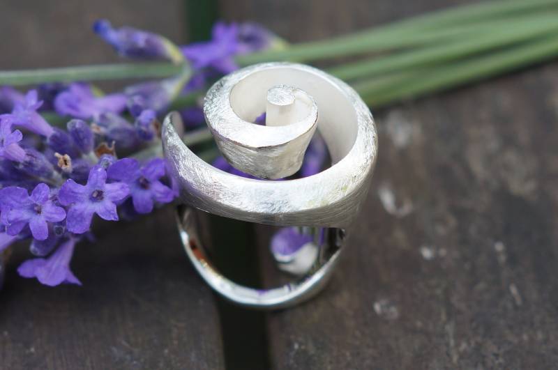 Wunderschöner Silberring Spirale von SchmuckManufakturDE