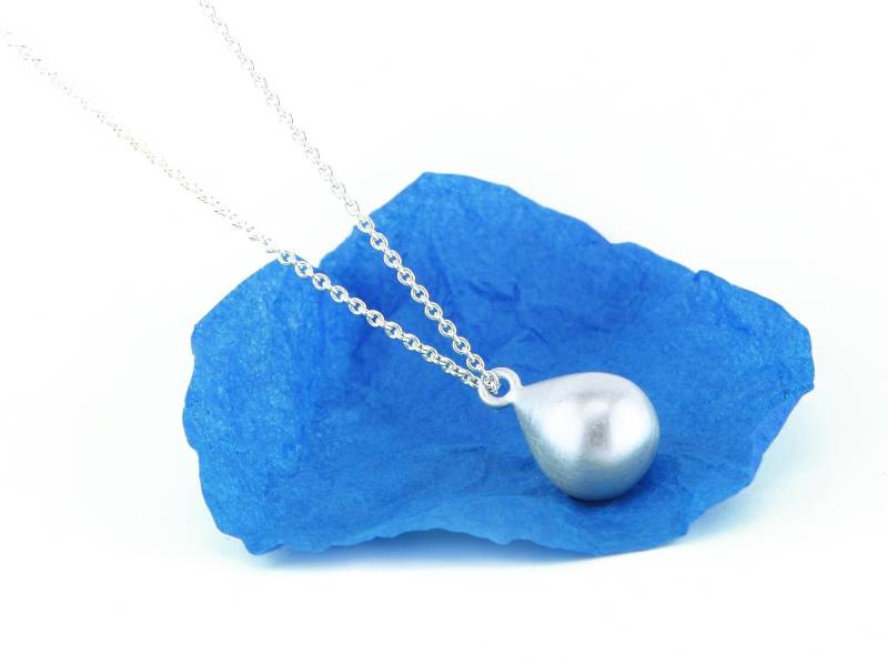 Silbertropfen Anhänger Und Kette Schmuck Mathilde Hagen von SchmuckMathildeHagen