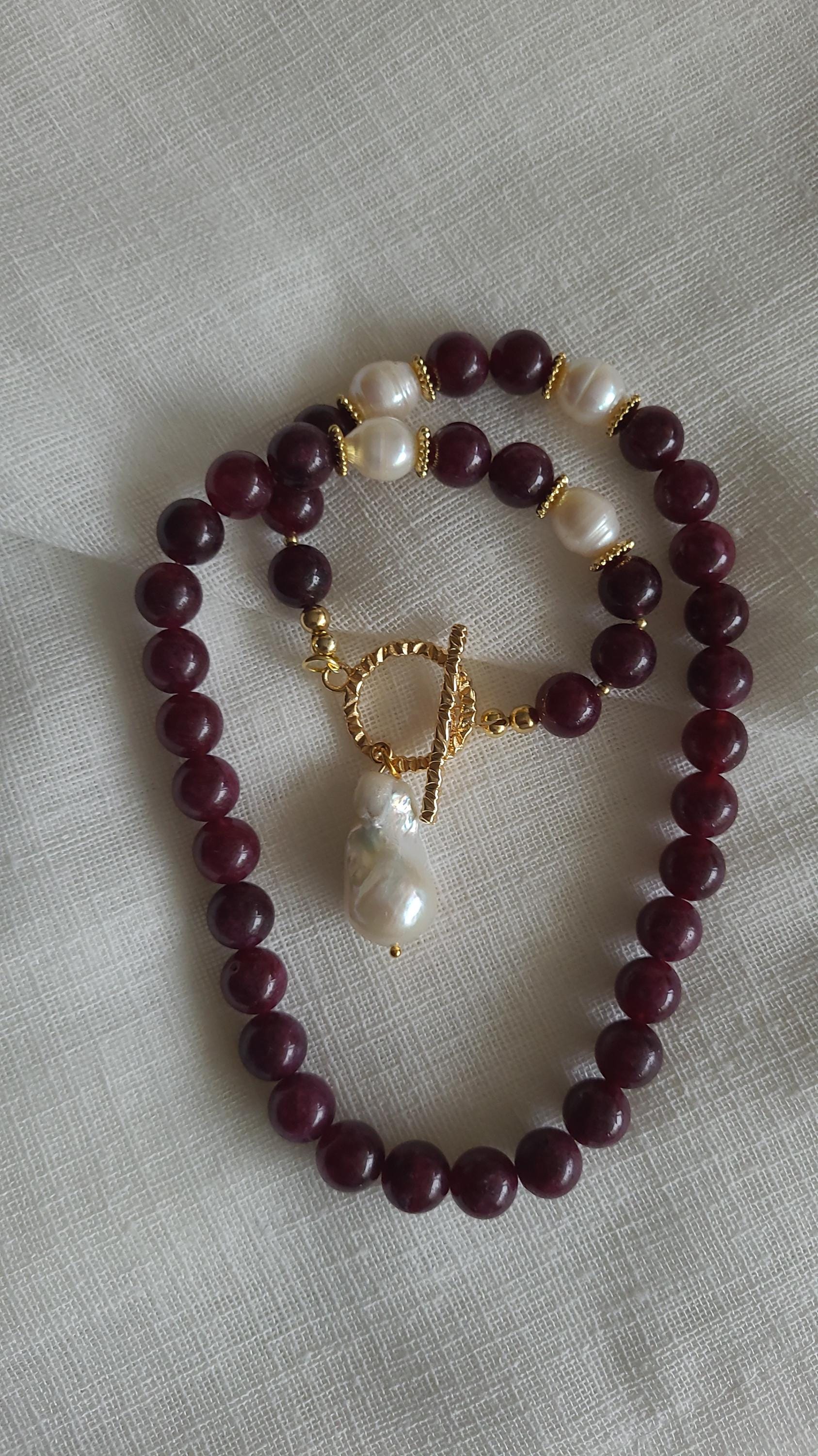 Granat Halskette Mit Barock Perle, Handgemachte Halskette, Edelsteinkette , Damen Edelstein Geschenk Für Sie von SchmuckPerla