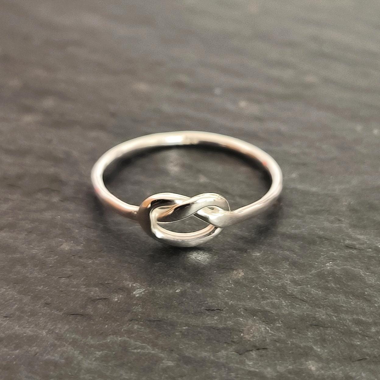 Schöner Knoten - Oder Brezel -Ring Silber 925 - Echte Handarbeit, Stabil Schöner Knoten - Oder Brezel -Ring Silber 925 - Echte Handarbeit, Stabil von SchmuckSchmiedeKW