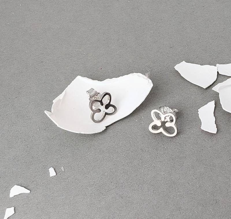 Glücksohrstecker, Silber, Kleine Blume, "Lilli"(S Glücksohrstecker, Silber, Kleine Blume, "Lilli"(S von SchmuckSpecials