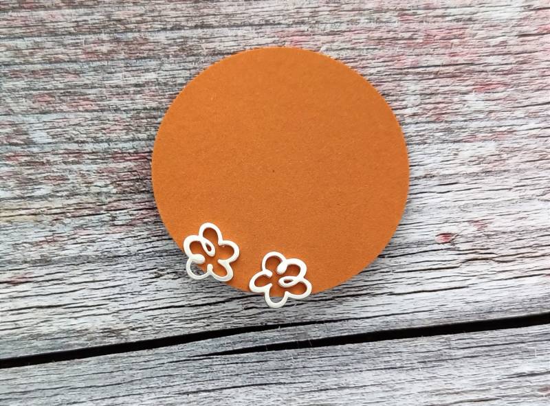 Lieblingsschmuck, Silberohrstecker, Blume "Lilli"(L von SchmuckSpecials