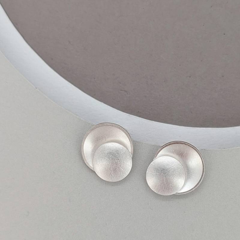 Ohrstecker, Silber, Gewölbte Scheiben, Matt Gebürstet Ohrstecker, Silber, Gewölbte Scheiben, Matt Gebürstet von SchmuckSpecials