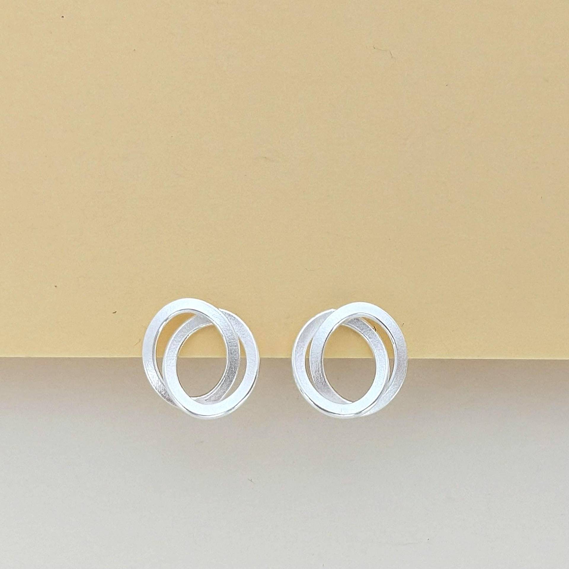 Silberohrstecker Aus Ovalen Ringscheiben, Matt von SchmuckSpecials