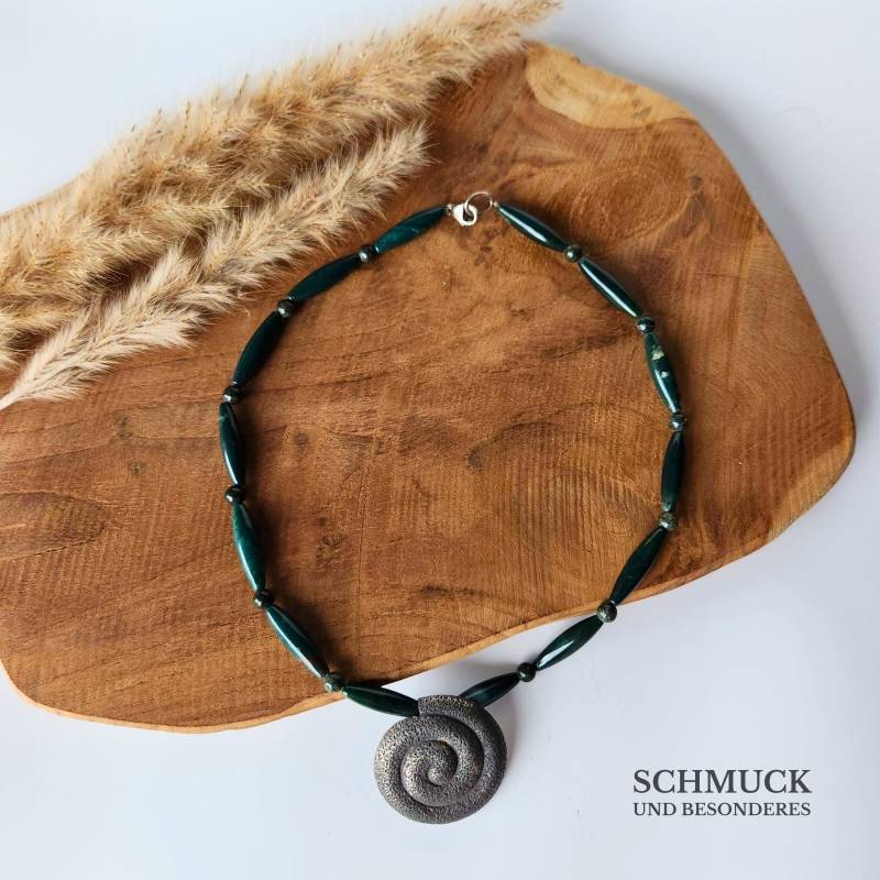 Halskette Moosachat | Kette Edelstein Frau Schmuck Schnecke von SchmuckUndBesonderes