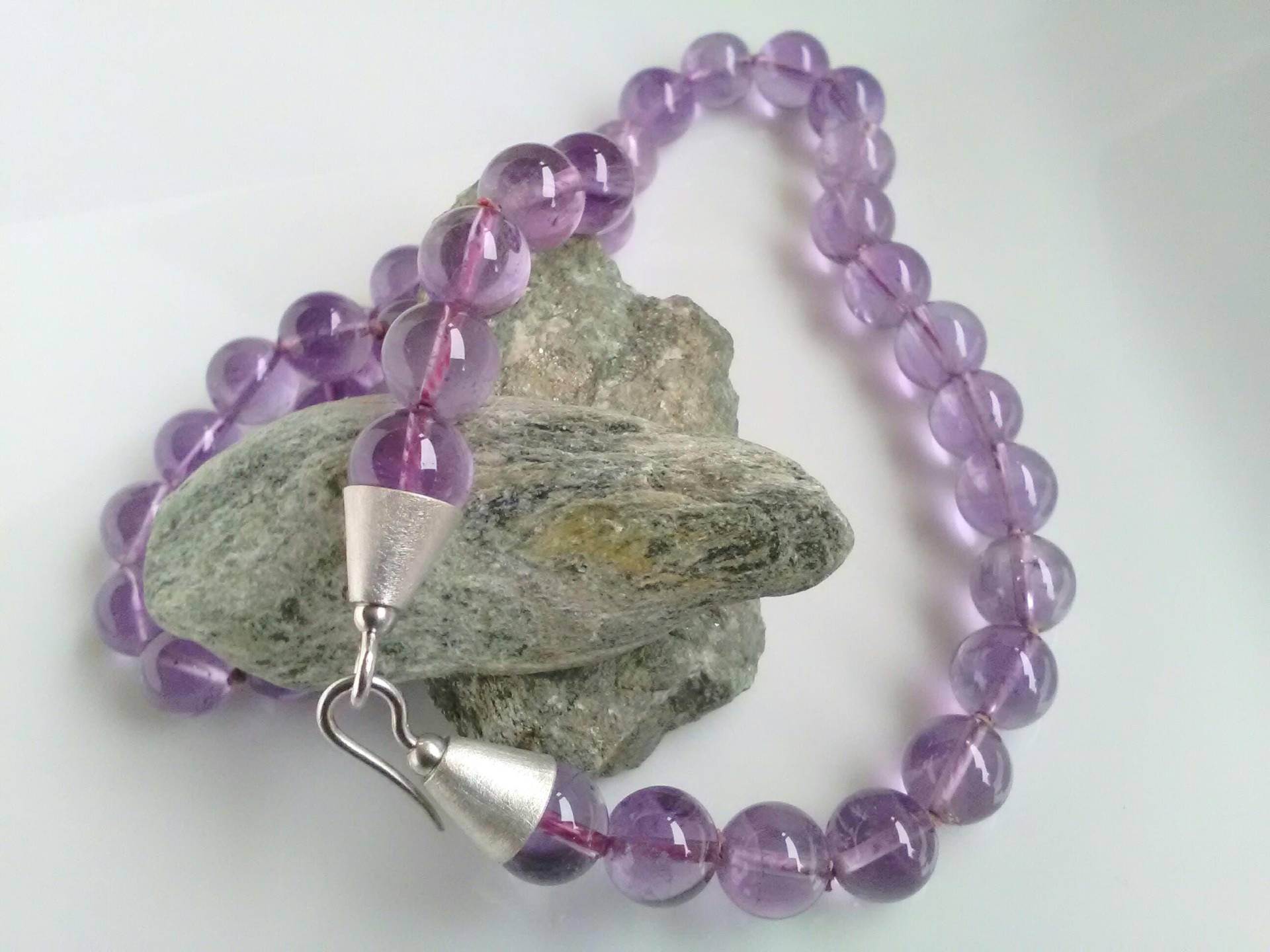 Amethyst Halskette Mit Großem Edelstein&handgearbeitetem Silberverschluss, Lila Statement Kette, Geschenk Für Die Liebste, Collier von SchmuckatelierMF