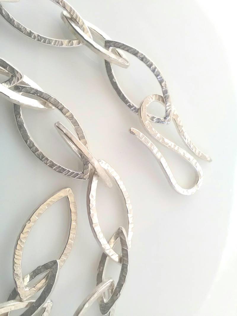 Silber Gliederkette Mit Hammerschlag-Oberfläche, Große Navette-Kettenglieder&hakenverschluss, Traditionelle Handwerkskunst von SchmuckatelierMF
