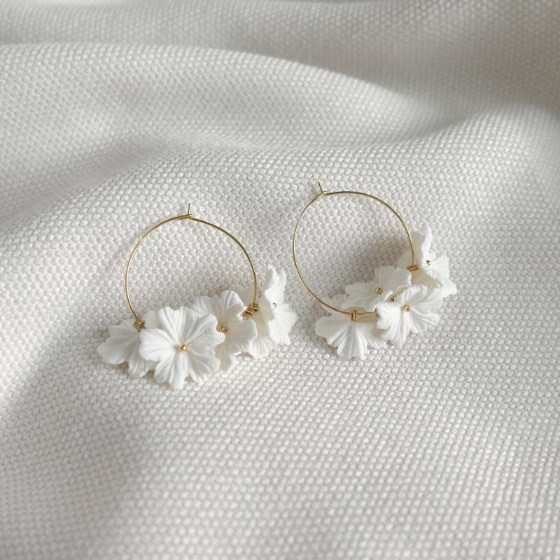 Florale Creolen Für Bräute | Abnehmbare Blüten Handgemacht Und Matt Edelstahl Vergoldet Mit Blumen Leicht & Elegant Florale Creolen Für Bräute | Abnehmbare Blüten Handgemacht Und Matt Edelstahl Vergoldet Mit Blumen Leicht & Elegant von Schmuckbynatalier